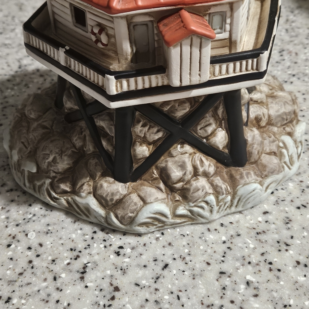 Lighthouse Figurine - Picture 7 of 7